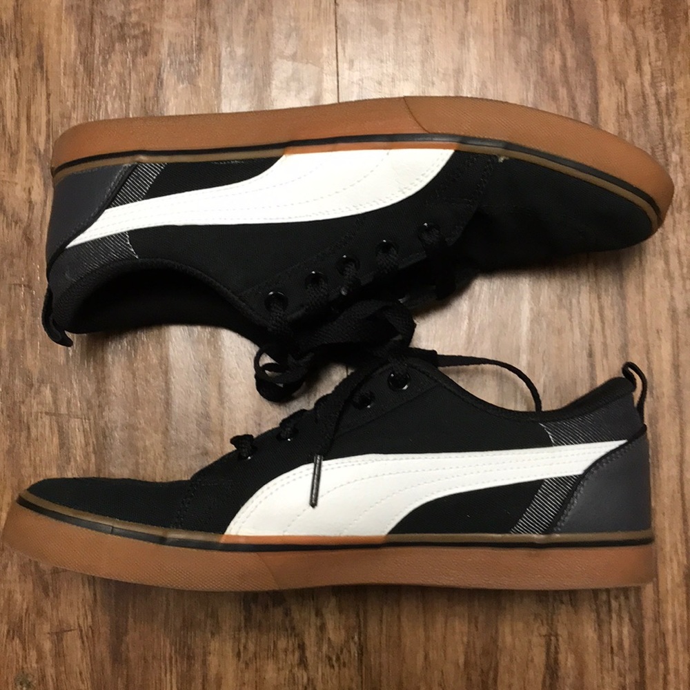 Puma Sneakers.